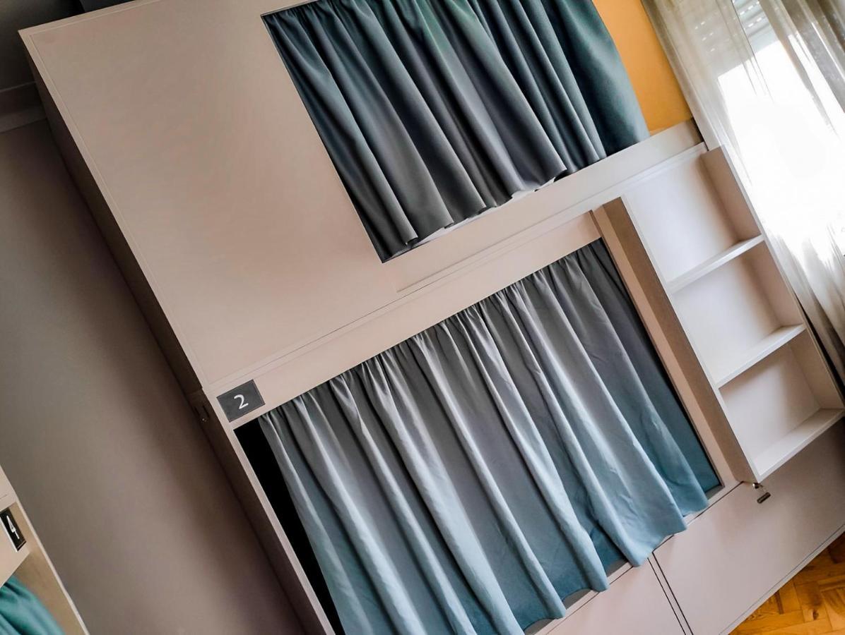 Hostel Vila Nova Вила Нова ди Гая Екстериор снимка